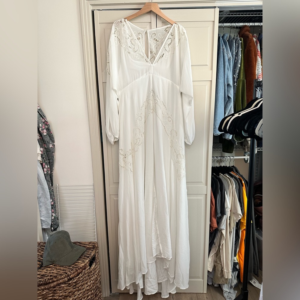 Florence Plunge long Sleeve wedding dress